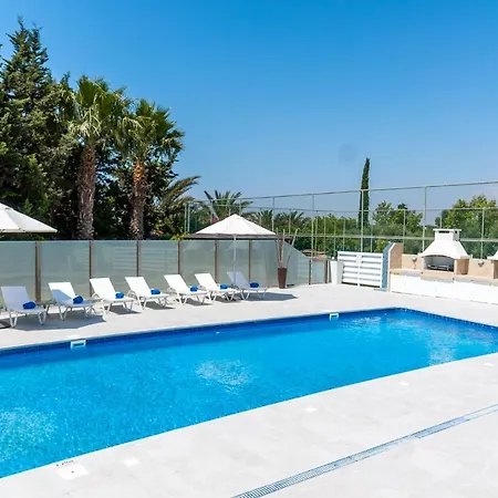 Amelia By Ezoria Vilă