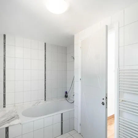 Amelia By Ezoria Perivólia