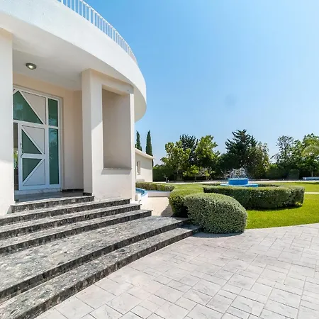 Amelia By Ezoria Vilă *