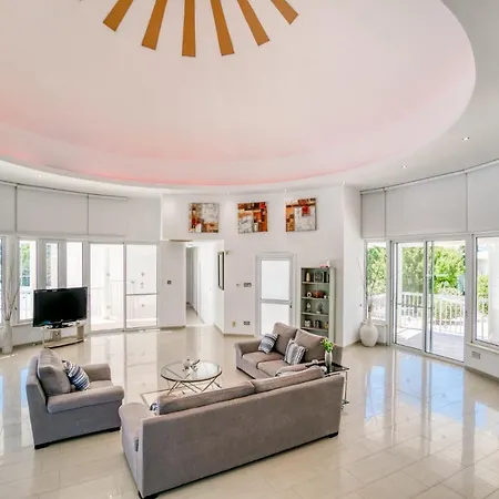 Villa Amelia By Ezoria *