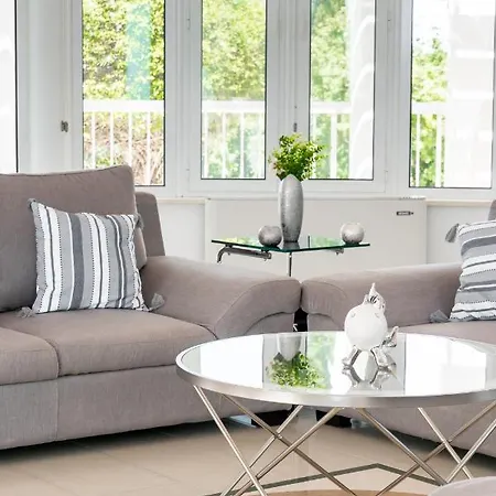 Amelia By Ezoria Villa