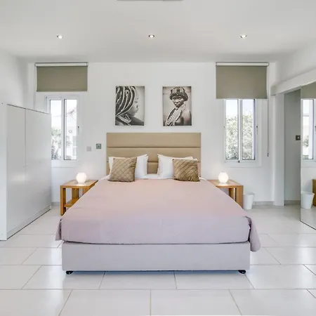 Villa Amelia By Ezoria