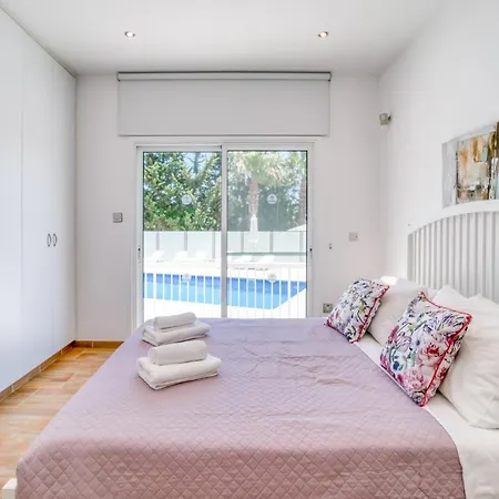 Amelia By Ezoria Villa