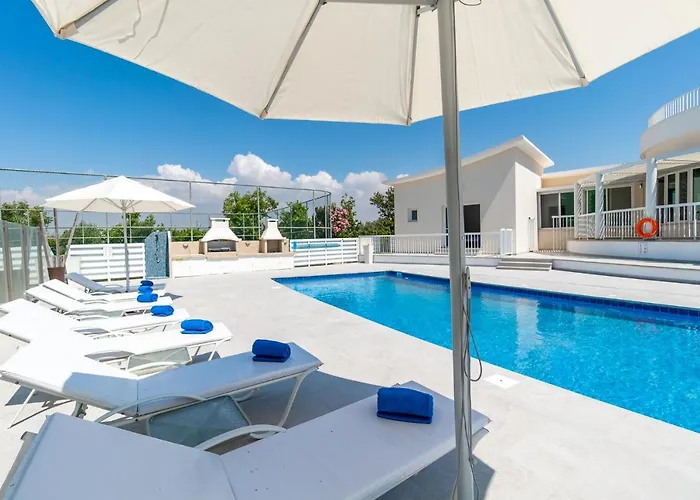 Amelia By Ezoria Villa