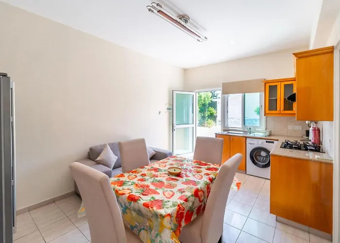 Vila Amelia By Ezoria Perivolia