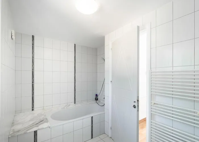 Amelia By Ezoria Perivólia