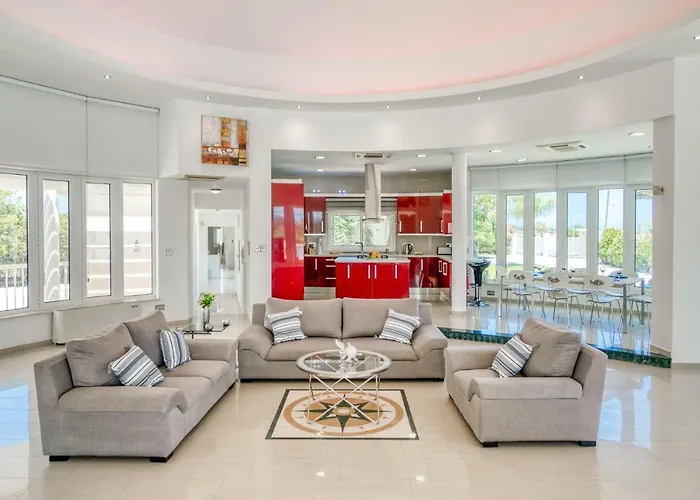 Vila Amelia By Ezoria Perivolia