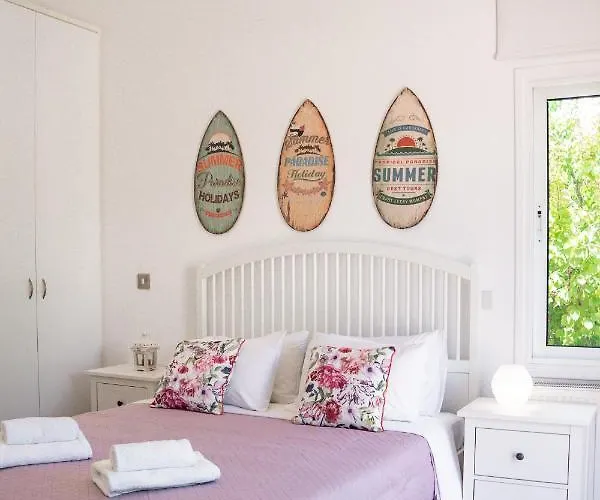 Amelia By Ezoria * Perivolia